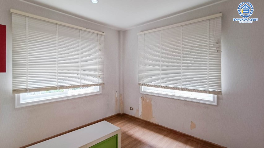 *****บ้านเดี่ยวมือสองย่านนนทบุรี ม.เดอะซิตี้ บางใหญ่ เนื้อที่กว้างขวางถึง 52.7 ตร.ว. ฟังก์ชันจัดเต็ม 4 ห้องนอน 3 ห้องน้ำ 2 ที่จอดรถ ตกแต่งเฟอร์นิเจอร์พร้อมอยู่ แถมฟรี! 4 เครื่องปรับอากาศ, 2 เครื่องทำน้ำอุ่น บนทำเลเยี่ยม ใกล้เซ็นทรัลเวสต์เกต และรถไฟฟ้าสายสีม่วง "สถานีคลองบางไผ่"